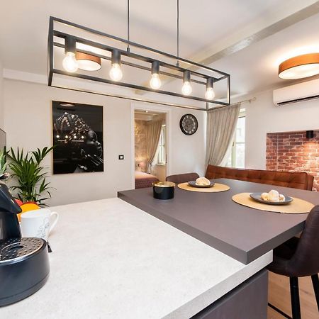 Dc II Downtown Apartment Rovinj Eksteriør billede