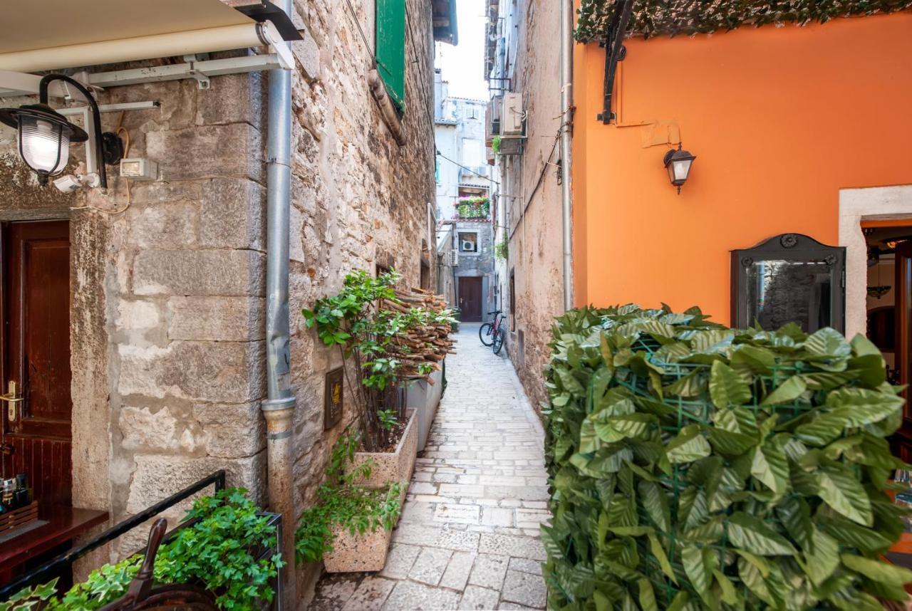 Dc II Downtown Apartment Rovinj Eksteriør billede