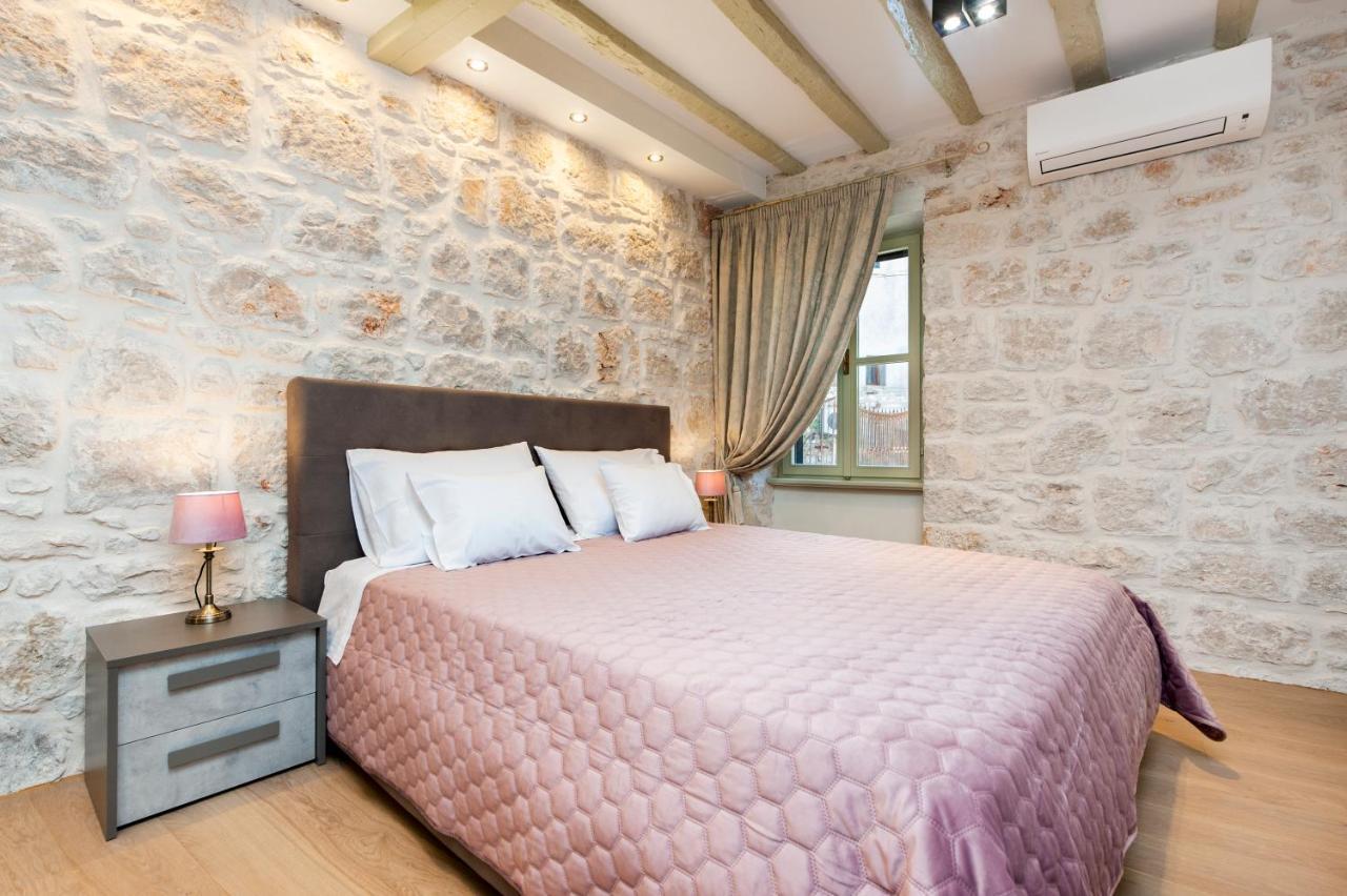 Dc II Downtown Apartment Rovinj Eksteriør billede