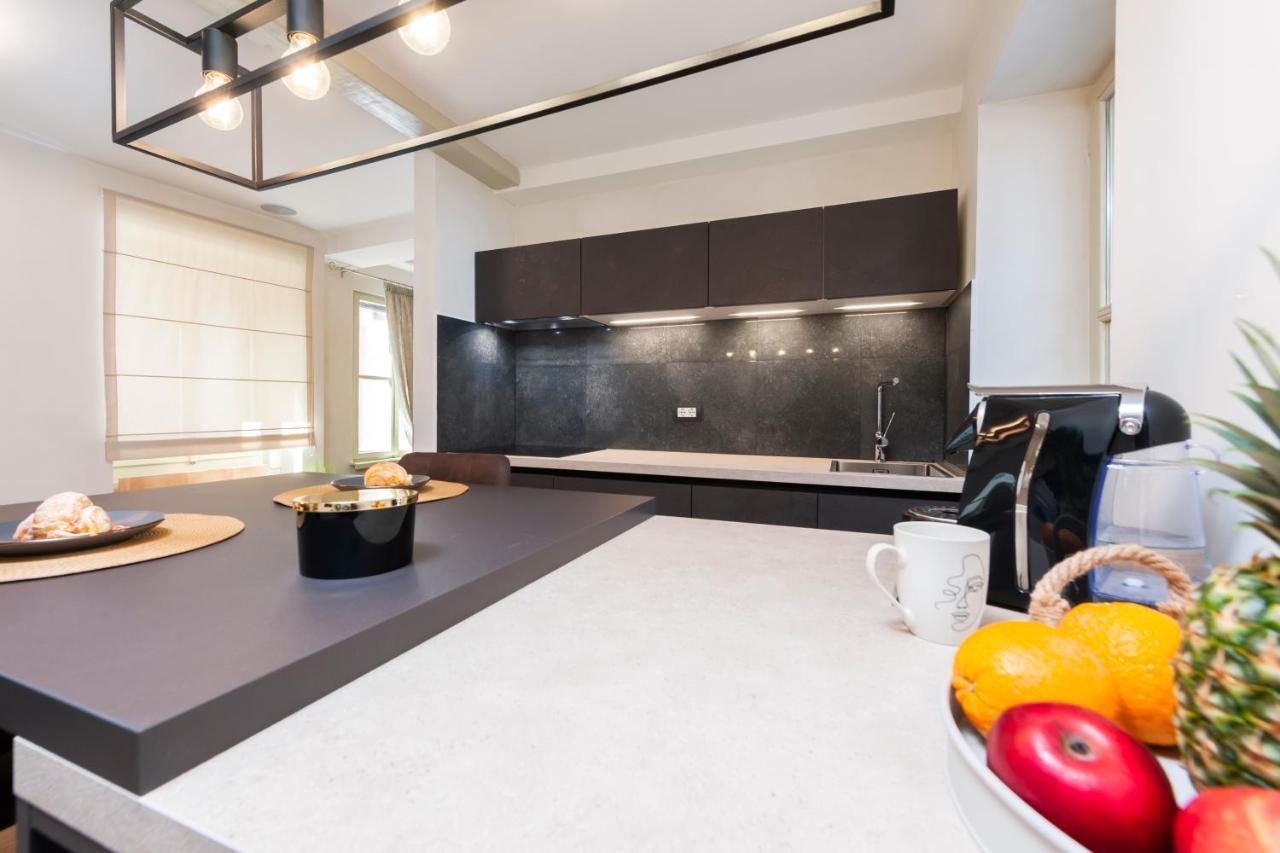 Dc II Downtown Apartment Rovinj Eksteriør billede