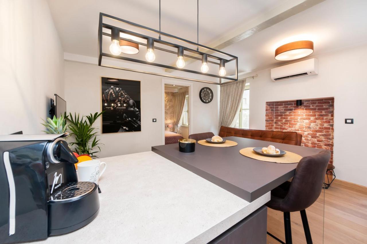 Dc II Downtown Apartment Rovinj Eksteriør billede